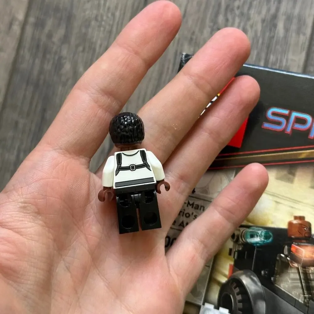 Lego Marvel Far From Home Cop Var Nick Fury Set 76184 - Incomplete